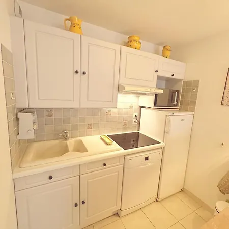 Spacieux 2 Pieces ,1 Chambre,clim, Centre Ville, Garage * סן-מקסים